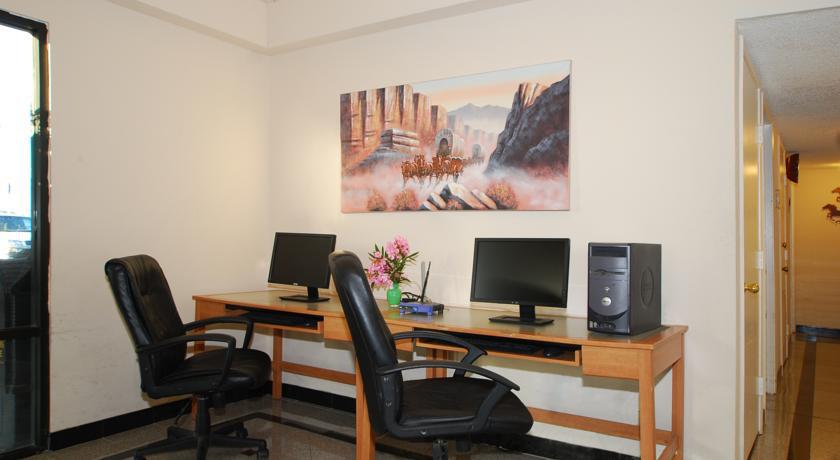 Hotel Ramada Tucson East Zewnętrze zdjęcie
